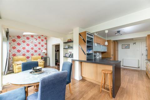 34 The Oval, Otley, LS21 2EE