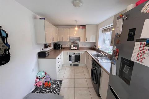 3 bedroom semi-detached house for sale, Oakway Drive, Woodville DE11