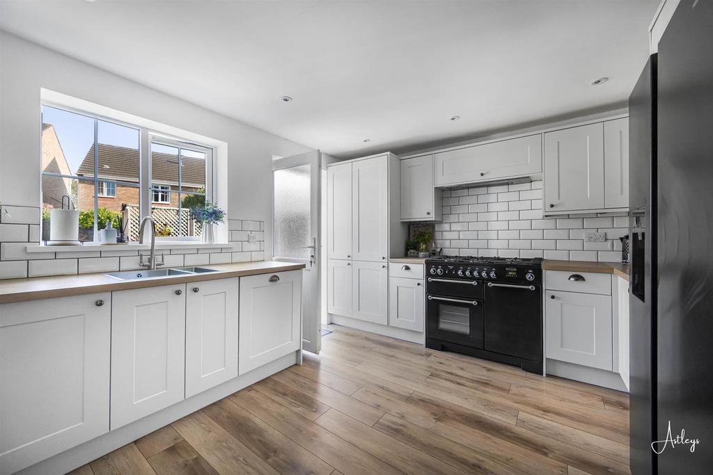 Open plan kitchen/dining room