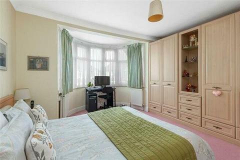 3 bedroom terraced house to rent, Prestwood Avenue, Kenton HA3