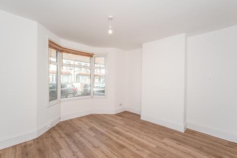 1 bedroom property to rent, Campbell Road, Kent DA11