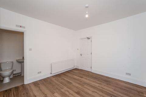 1 bedroom property to rent, Campbell Road, Kent DA11