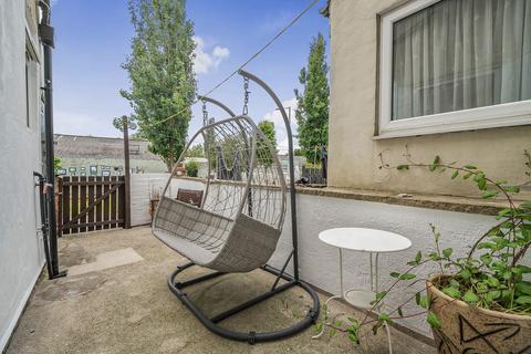 37 Albert Place, Harrogate, HG1 4QA