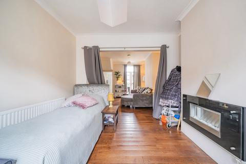 37 Albert Place, Harrogate, HG1 4QA