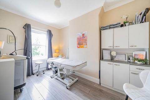 37 Albert Place, Harrogate, HG1 4QA