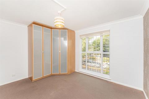 1 bedroom flat for sale, Queen Annes Place, Enfield