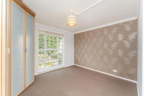 1 bedroom flat for sale, Queen Annes Place, Enfield