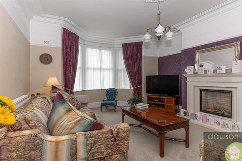 5 bedroom terraced house for sale, Grandsmere Place, Halifax