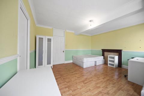 3 bedroom flat to rent, Osnaburgh Street, Camden, London