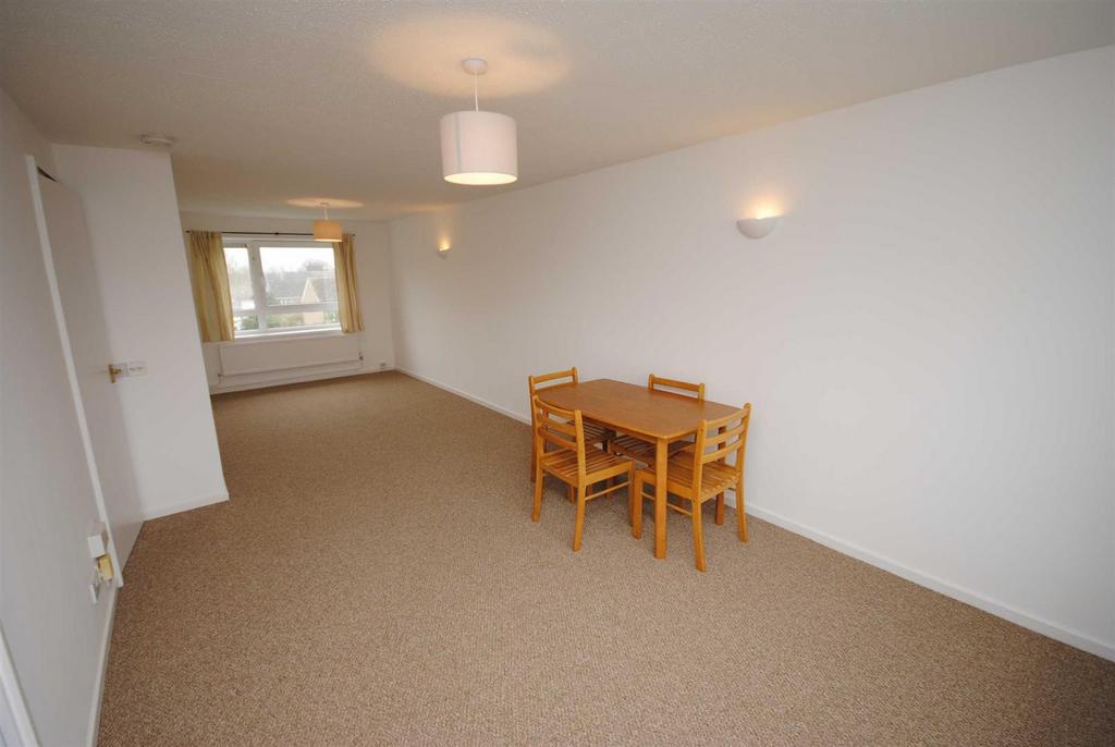 Smallwood Close, Wheathampstead 2 bed apartment to rent £1,200 pcm (£