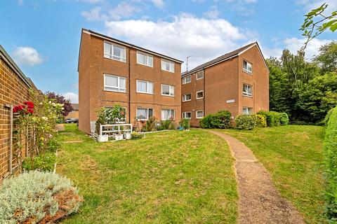 2 bedroom apartment to rent, Smallwood Close, Wheathampstead