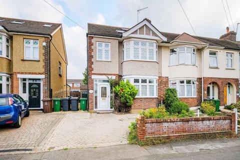 4 bedroom end of terrace house for sale, Shaftesbury Road, North Chingford