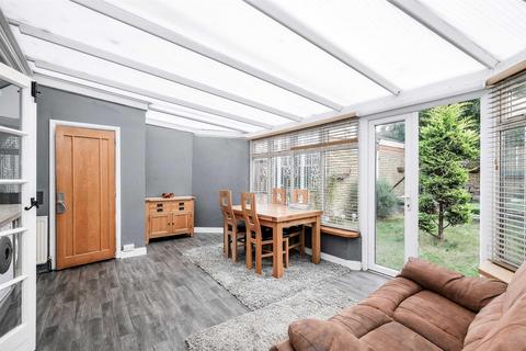 14 Shaftesbury Road, Chingford, London, E4 7BW