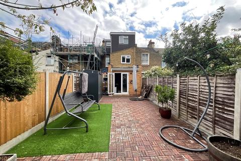 4 bedroom terraced house for sale, Wordsworth Avenue, London