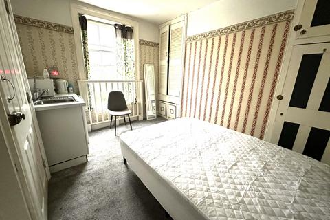 undefined, London Road, Dover CT17