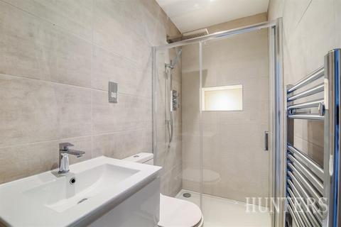 4 bedroom terraced house to rent, Bellefield Road, London, SW9 9UQ