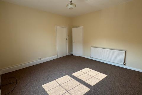 1 bedroom end of terrace house to rent, 155 East Street, Newton Abbot, TQ12