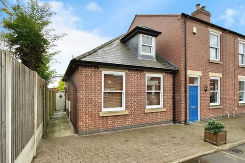 2 bedroom end of terrace house for sale, 1d, Ellis Grove, Beeston, Nottingham. NG9 1EP