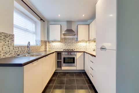 2 bedroom flat to rent, Coppetts Road, London N10