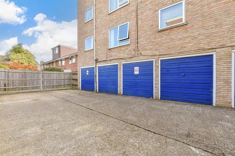 2 bedroom ground floor flat for sale, St. James Road, Sutton, Surrey