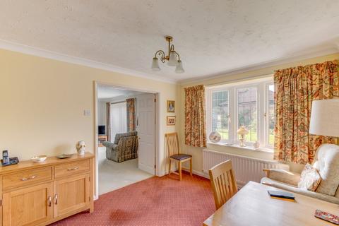 7 Berkeswell Close, Redditch, B98 8SF