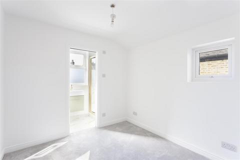 1 bedroom flat to rent, Felix Road, London