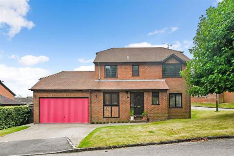 4 bedroom detached house for sale, Newmans Court, Farnham