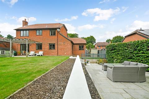 4 bedroom detached house for sale, Newmans Court, Farnham