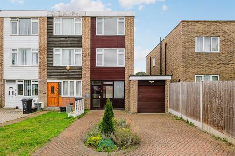 3 bedroom house for sale, Roycroft Close, South Woodford, London