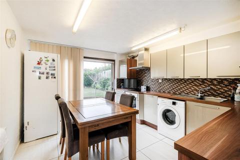 3 bedroom house for sale, Roycroft Close, South Woodford, London