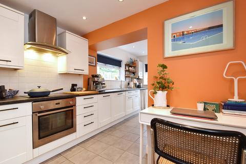 13 Glebe Road, Bromley, BR1 3NT