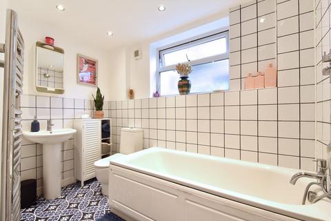 13 Glebe Road, Bromley, BR1 3NT
