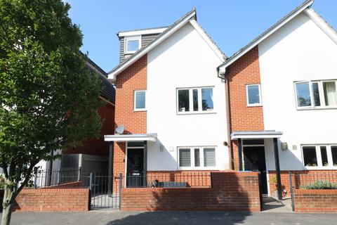 4 bedroom house for sale, Woodvale Lane, Haywards Heath, RH16