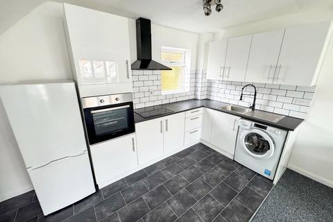 2 bedroom end of terrace house to rent, Hounslow TW5