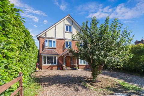 6 bedroom detached house for sale, Bellingdon, Chesham, Buckinghamshire, HP5