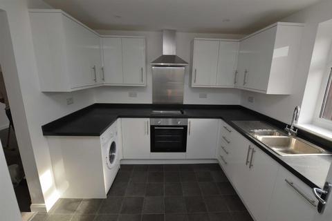 2 bedroom apartment to rent, Barton Way, Croxley Green