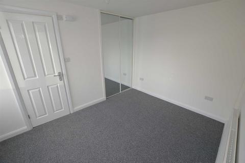 2 bedroom apartment to rent, Barton Way, Croxley Green