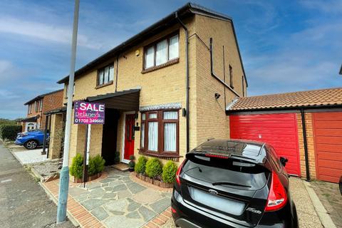 2 bedroom semi-detached house for sale, Kirton Close, Hornchurch