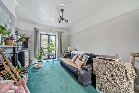 2 bedroom terraced house for sale, Pendragon Road, Bromley