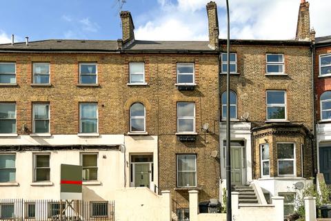 2 bedroom maisonette for sale, Devonshire Road, Forest Hill , London, SE23