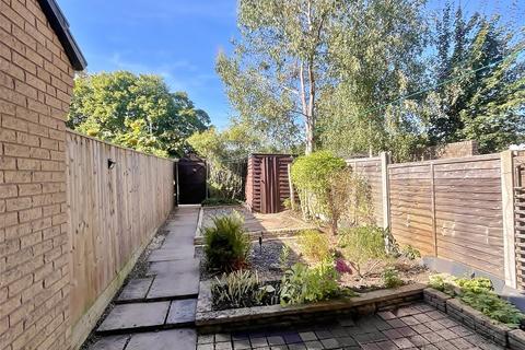 8 Cheviot Way, Verwood, BH31 6UG