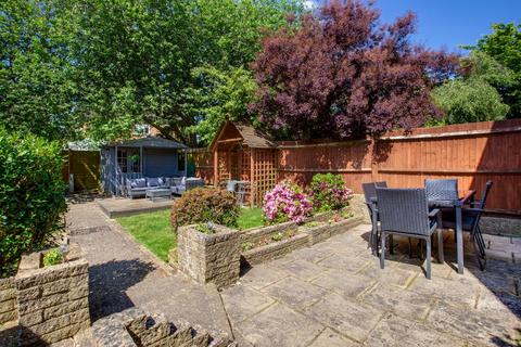 22 Charsley Close, Little Chalfont, Amersham, HP6 6QQ
