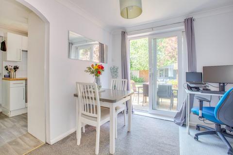 22 Charsley Close, Little Chalfont, Amersham, HP6 6QQ