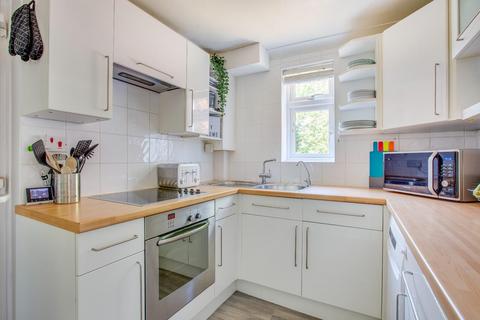 22 Charsley Close, Little Chalfont, Amersham, HP6 6QQ