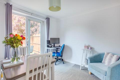 22 Charsley Close, Little Chalfont, Amersham, HP6 6QQ
