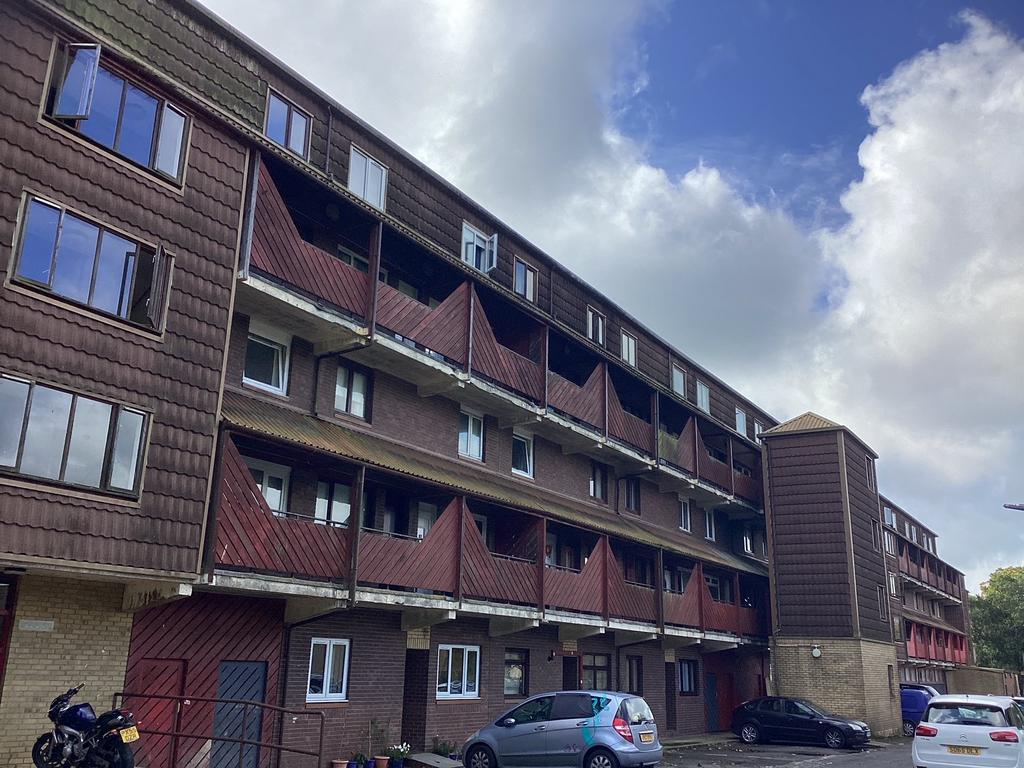 Braehead Road, Cumbernauld, North... 2 bed flat to rent £580 pcm (£