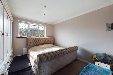 3 bedroom terraced house for sale, Merrylands, Laindon, Essex, SS15