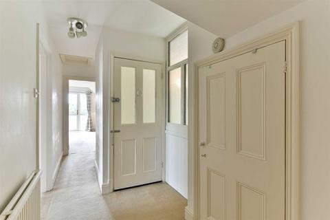 2 bedroom flat for sale, Grafton Close, Worcester Park