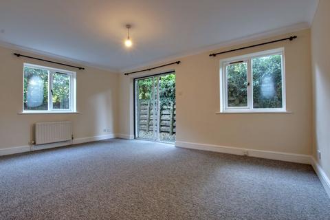 2 bedroom flat for sale, Great Heathmead, Stamford House Great Heathmead, RH16