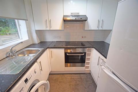 1 bedroom flat to rent, Meresborough Road, RAINHAM